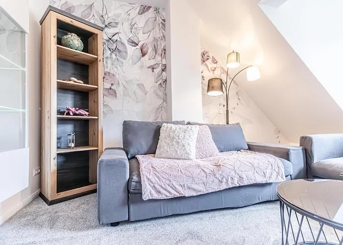Apartment Luxury 2br And 1lr With Balcony - 9 Min To Center
